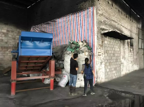 广西贵港市水泥厂藏污纳垢 国有资产竟成非法排污企业庇护所