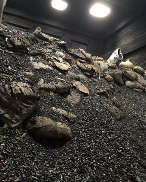 广西贵港市水泥厂藏污纳垢 国有资产竟成非法排污企业庇护所