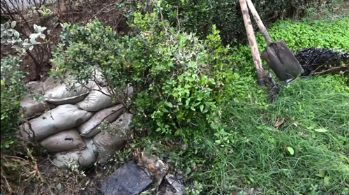 湖北荆州市排污囗&ldquo;一堵了之&rdquo; 造成生活污水倒灌街面 群众反映强烈